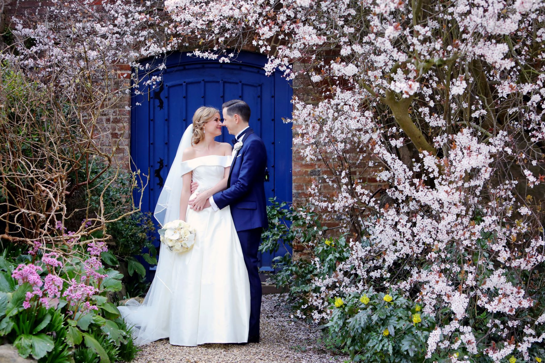 Spring wedding photography at Farnham Castle